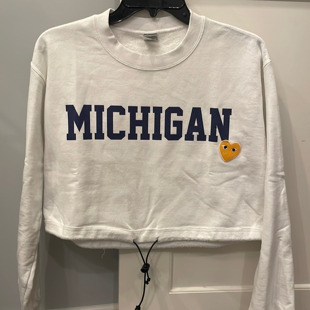 MICHIGAN crop sweatshirt women’s size small